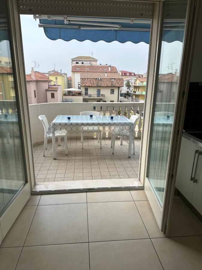 阿尔巴·阿德里亚蒂卡Riccio Blu Pochi Passi Dal Mare公寓 外观 照片